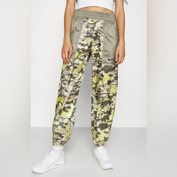 Nike Denim - Nike Camouflage Pants